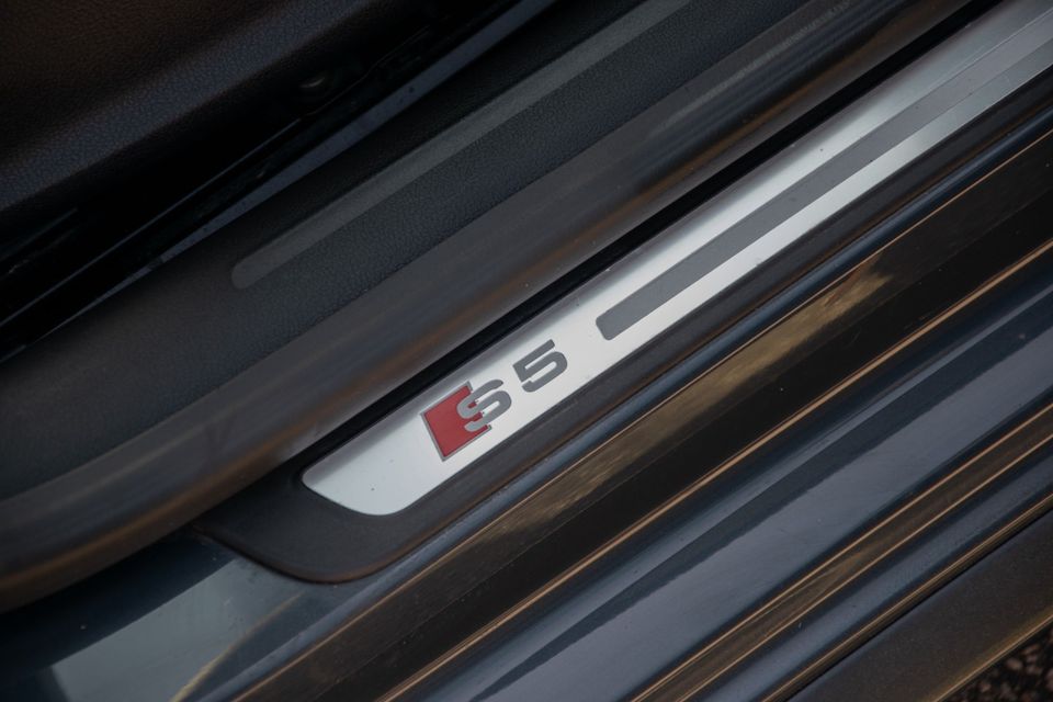 Audi S5 B8 V8 4.2 FSI Quattro Coupé ACC / H&R / AHK / S4 A5 A4 A6 in Kiebitzreihe