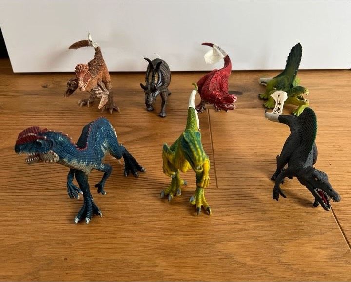 Verschiedene Dinos und Tiere von Schleich in Bad Pyrmont