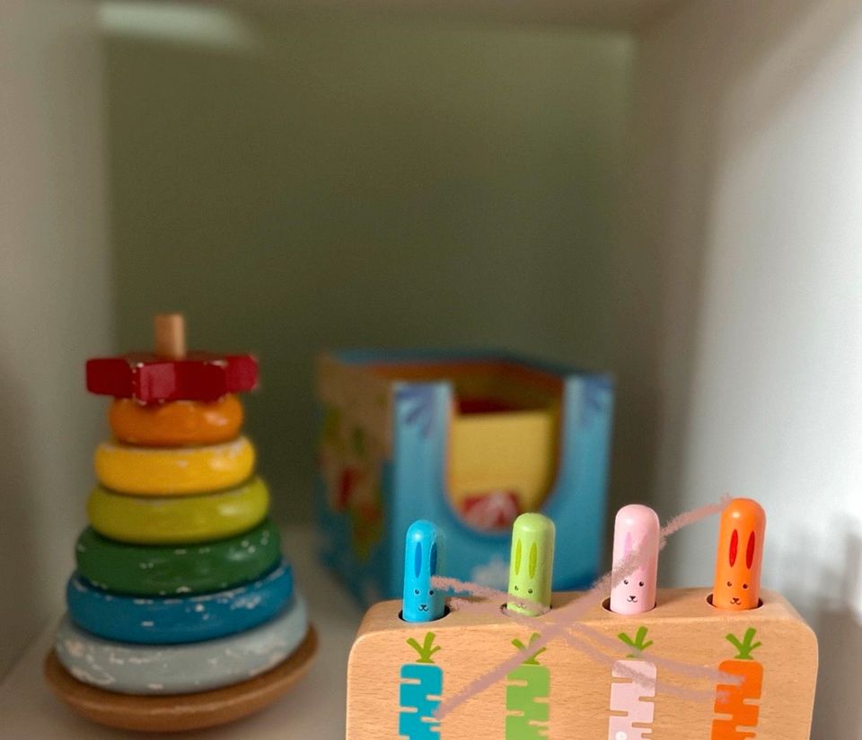 Diverses Kleinkind Spielzeug Holz Autobahn Puzzle bunt Montessori in Forchheim