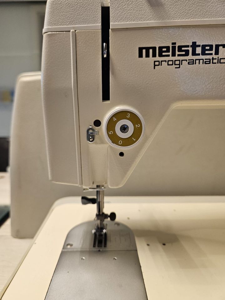 Meister Nähmaschine Programatic 1730 mit Koffer in Moers