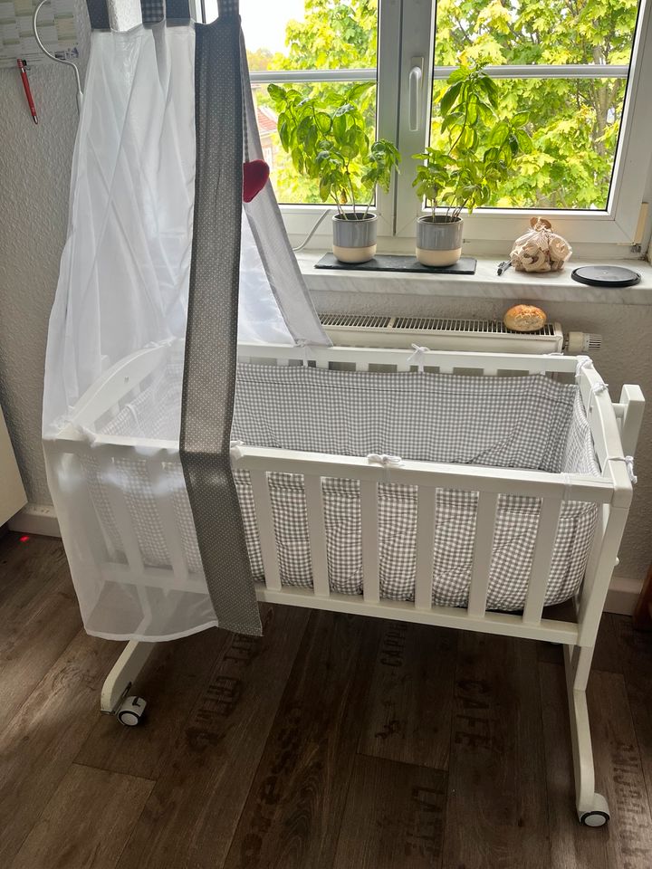 Babybett Wiege Stubenwagen in Nossen