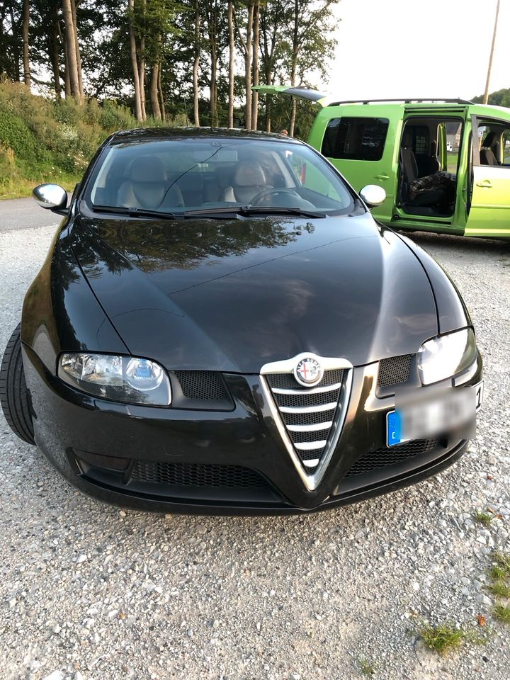 Alfa Romeo GT SUPER ZUSTAND Bertone Bose 1,8TS Schwarz Coupé in Bielefeld