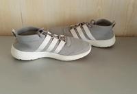 Adidas Light Arrow Unisex Sneaker Gr.41 1/3 Nordrhein-Westfalen - Kerpen Vorschau