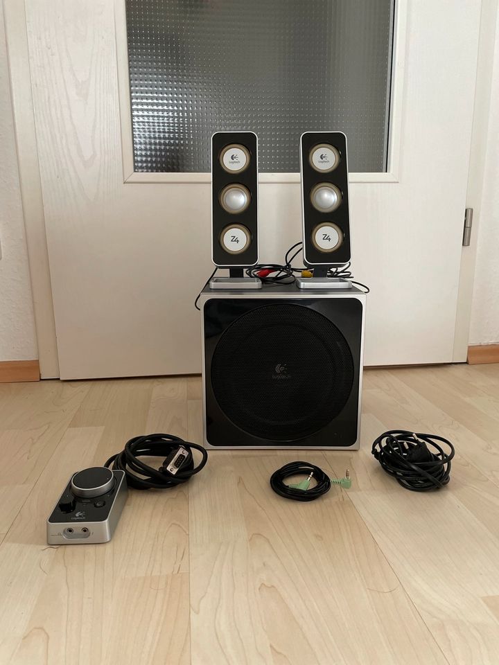 Logitech Z4 2.1 (Soundsystem mit Subwoofer) in Bielefeld