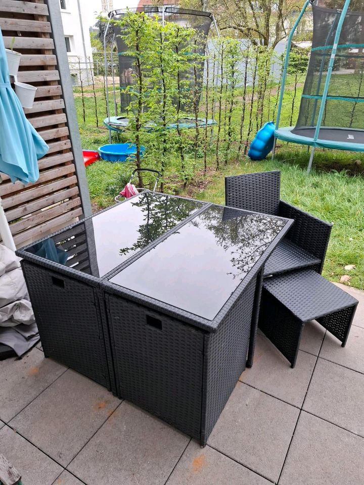 Gartenmöbel,  Gartentisch mit stühlen in Wiesbaden