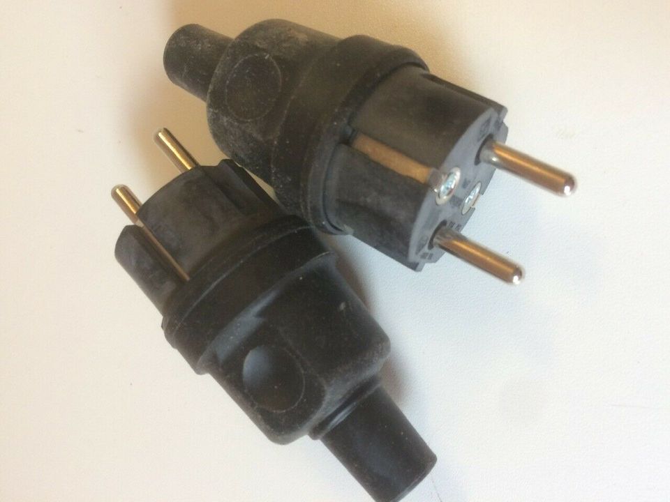 DDR Schukostecker 2x und Spritzwassergeschützt 2x neu/unbenutzt, in Petersberg (Saalekreis)