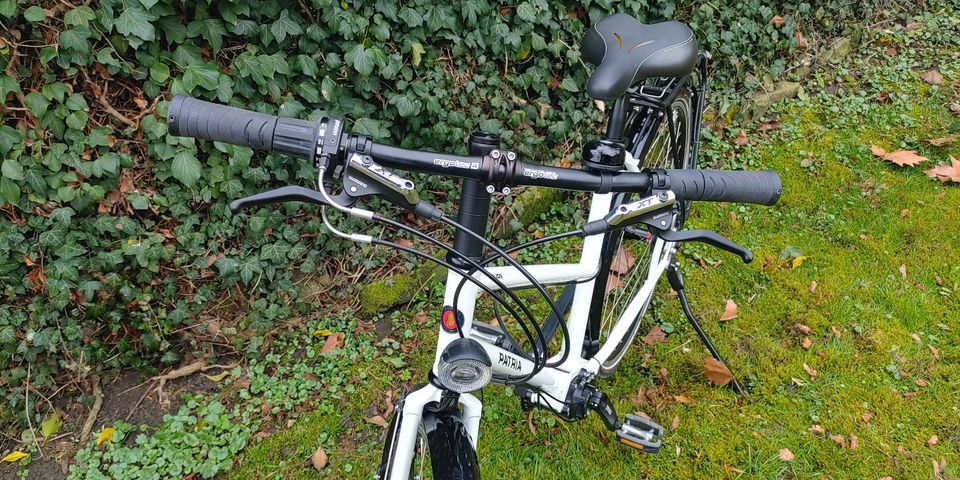 Patria Trekkingrad Helios mit Pinion P 1.18, Damenrad 28 Zoll, in Murrhardt