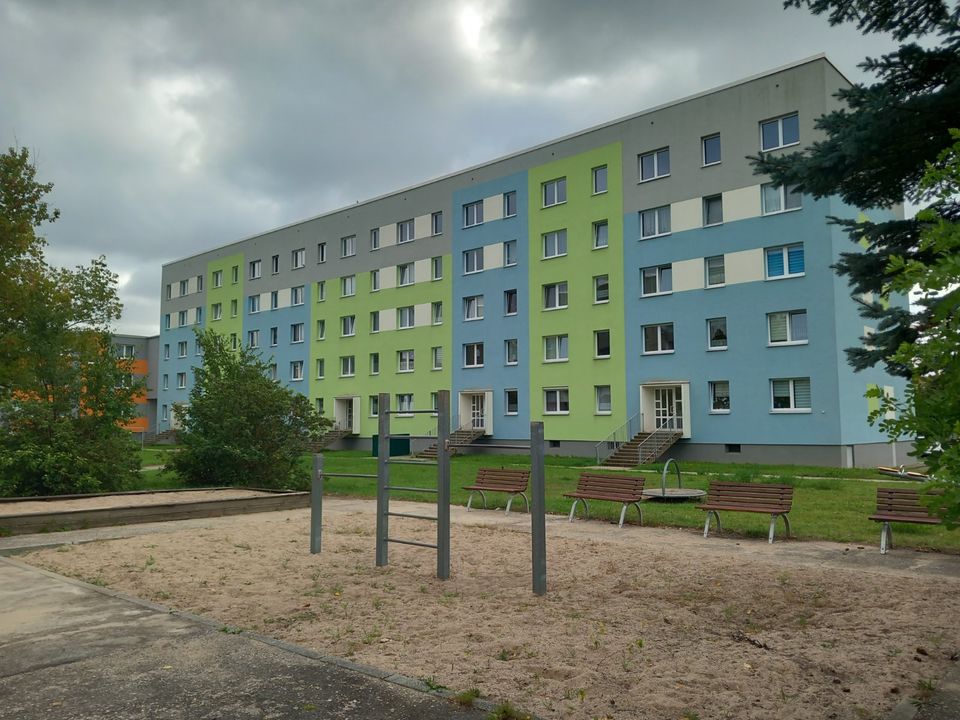 Sanierte 3 Raum Wohnung Am Schalm 2 b Erdgeschoss mit Dusche und Balkon  in Bad Düben in Bad Dueben