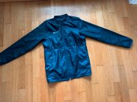 NIKE Jacke Jungen Gr. 158-170 cm Neuwertig! München - Thalk.Obersendl.-Forsten-Fürstenr.-Solln Vorschau