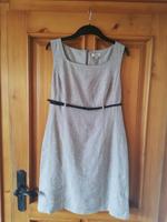 Kleid, hellgrau mit Gürtel, Gr. 40 Bayern - Unteregg Vorschau