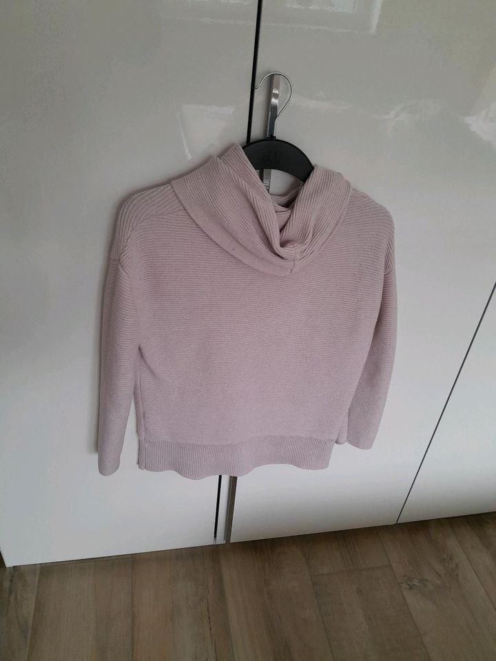 Roséfarbener Winterpulli mit Rollkragen Gr. S in Wadgassen