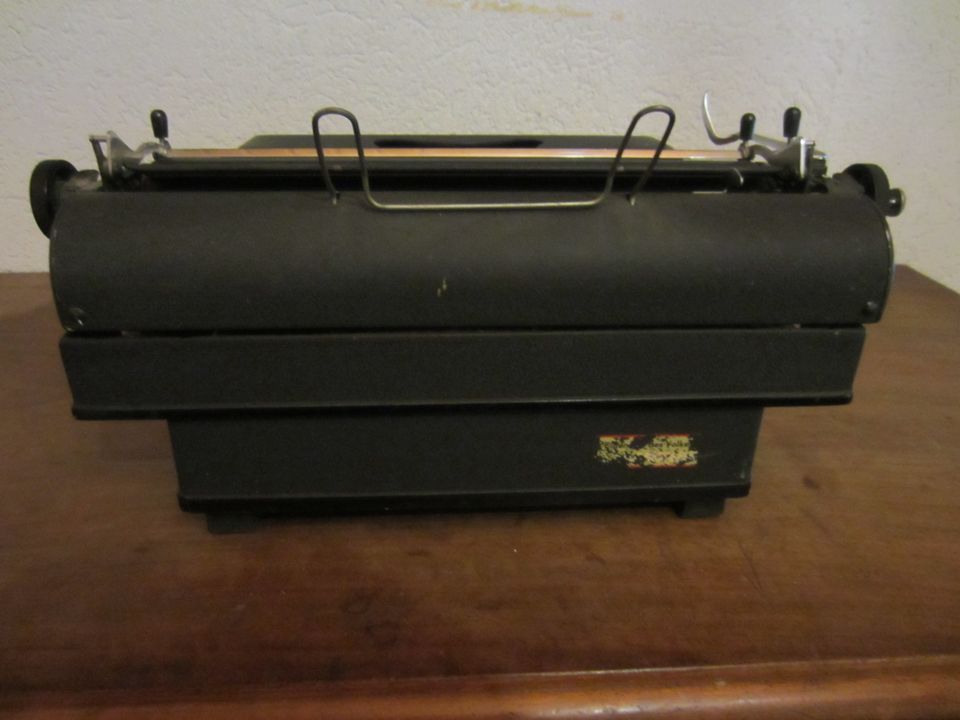 antike Schreibmaschine Rheinmetall Typewriter dunkelgrau in Dersekow