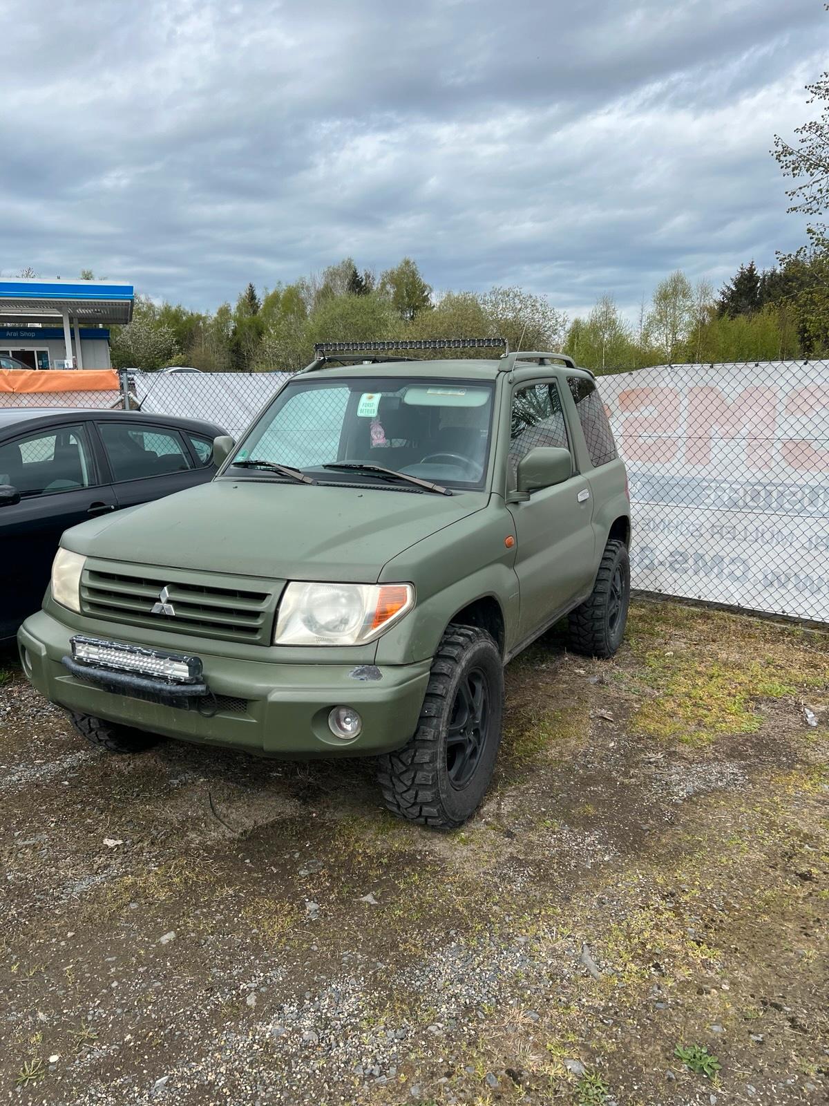 Abbildung des Autos Mitsubishi Pajero Pinin …