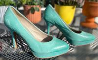Neue, wunderschöne türkis-grüne High-Heel-Pumps (Leder in 37) Kr. München - Neubiberg Vorschau