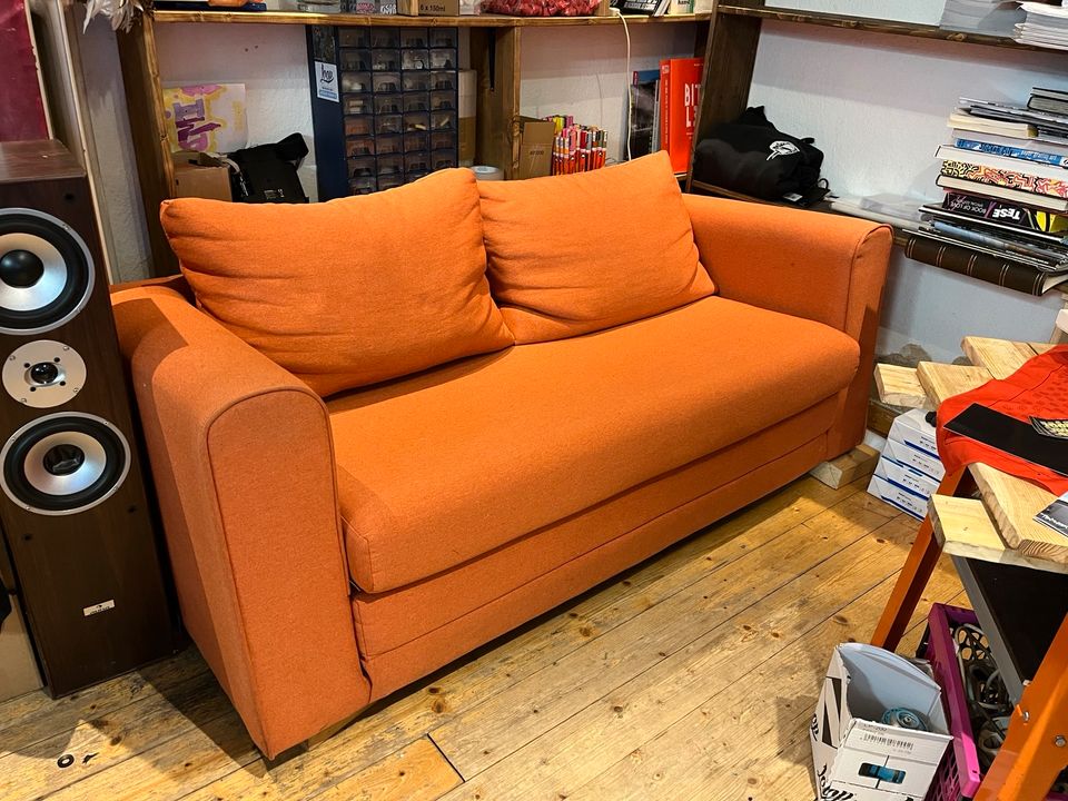 Sofa Orange (wie neu) Klappsofa in Bremen