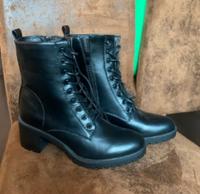 schwarze hohe Stiefeletten NEU ! Niedersachsen - Seevetal Vorschau
