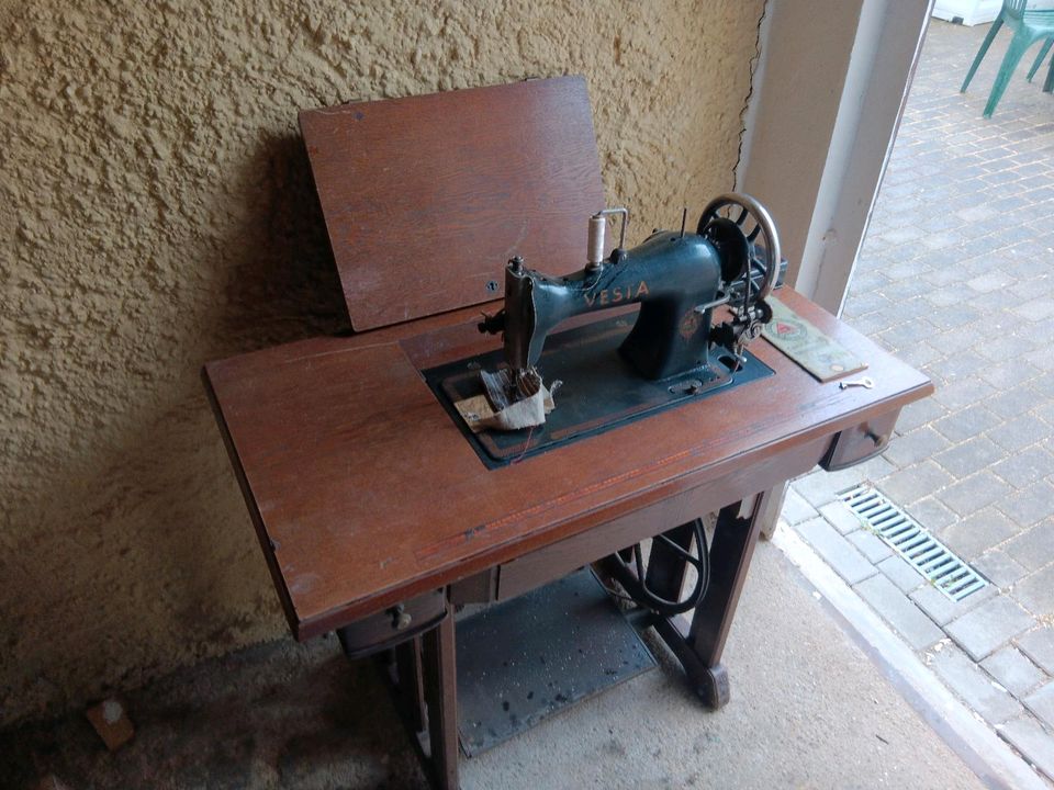Antike Nähmaschine Original VESTA Vintage Nähen Werkstatt Zubehör in Leipzig
