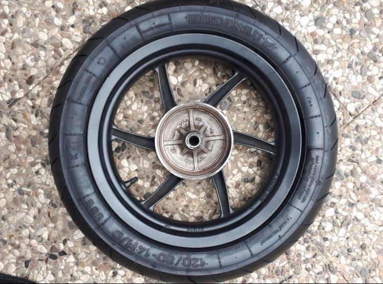 Reifen auf Felge für Kymco Roller super 8 in Rosengarten