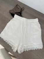 Effeny Sassyclassy Mioni Shorts Musselin S Musselinhose 36 weiß Brandenburg - Senftenberg Vorschau