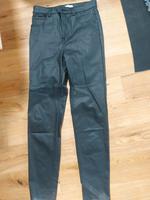 Kunstlederhose, Gr.38, schwarz, Pull & Bear Hessen - Karben Vorschau