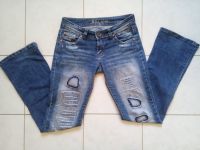 Coole Bootcut-Jeans Gr. 30 / 33 (S), used-look mit Stickerei Niedersachsen - Isenbüttel Vorschau