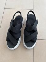 Vagabond Sandalen Plateau Sandaletten schwarz weiß 39 wie NEU Hessen - Oberursel (Taunus) Vorschau