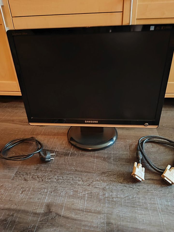 Samsung Syncmaster 226BW 22 Zoll Gaming Monitor 2ms DVI-D VGA in Berlin