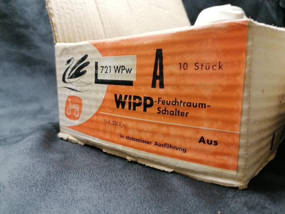 Bakelit Lichtschalter Feuchtraum weiss Schalter retro alt Jung in Billroda
