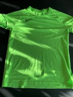 Nike Tshirt Kinder Gr. 147-158 Grün Bayern - Bayreuth Vorschau