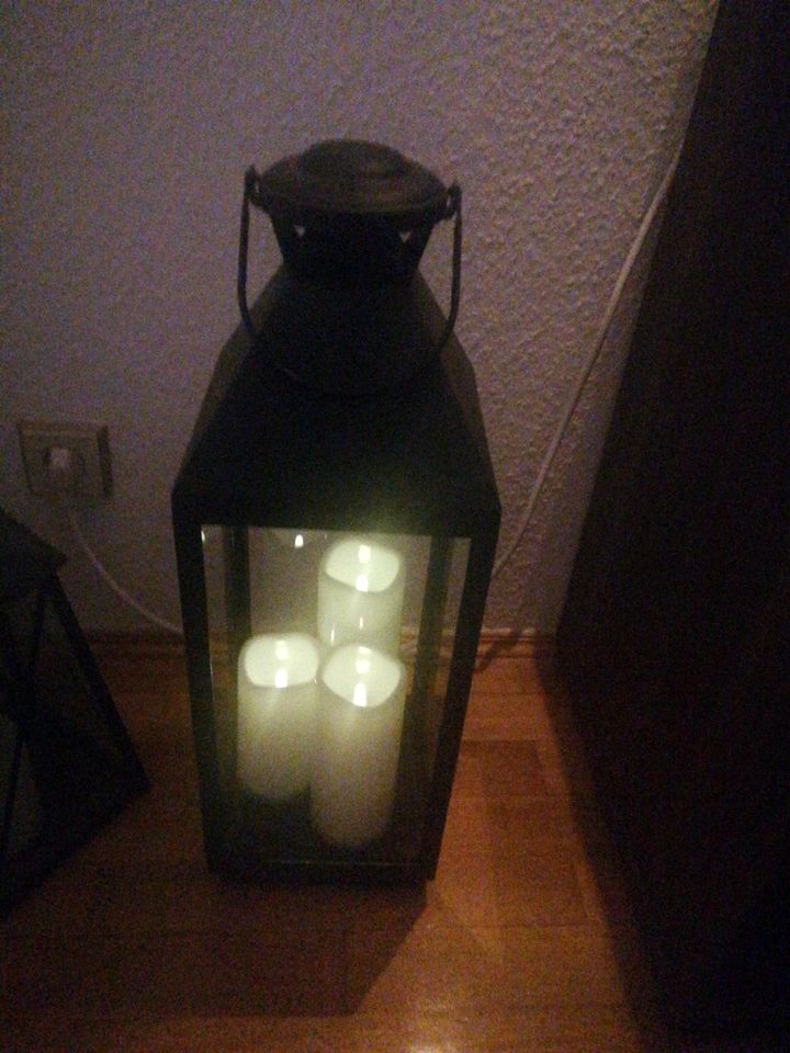2 schwarze LED Laternen in Fulda