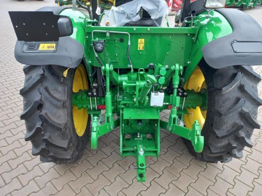 John Deere 5050E in Steinwiesen