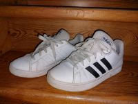 Adidas Turnschuhe gr.5 1/2 Bayern - Hebertsfelden Vorschau