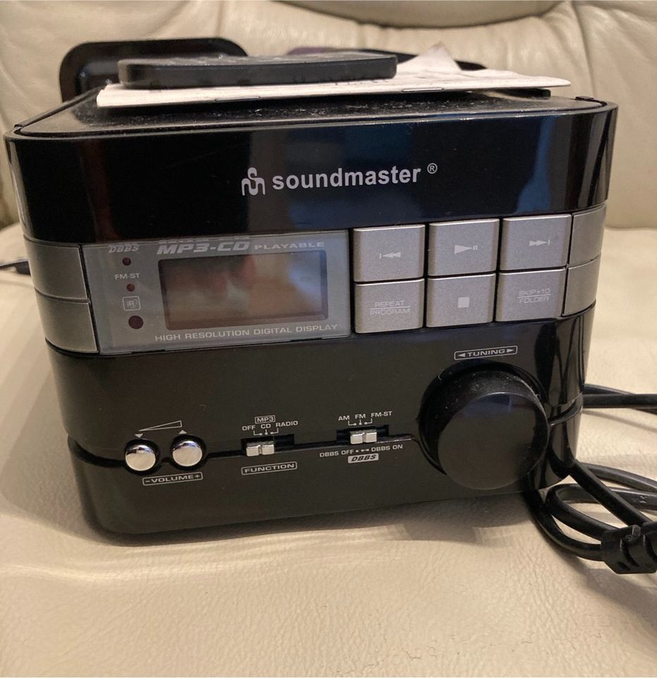 Radio / CD Player /MP 3 mini mit Lautsprechern in Düsseldorf