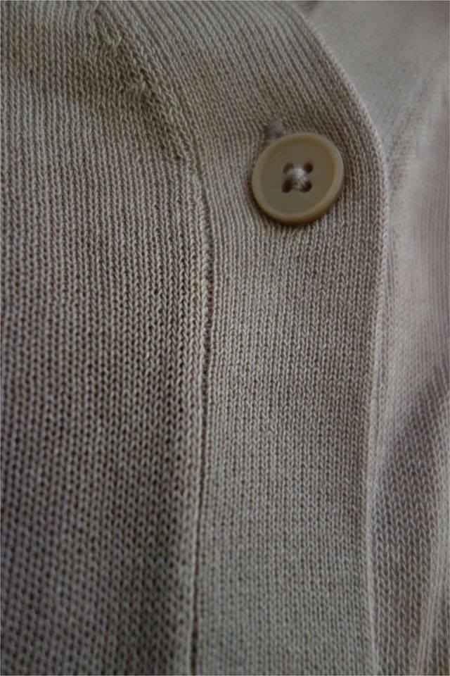 NEU UNIQLO LIGHT V NECK CARDIGAN Gr.S in Berlin