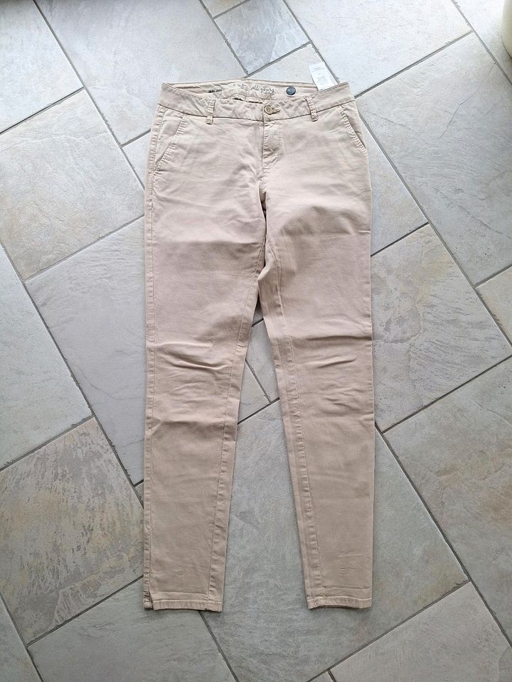 Chino s. Oliver Gr. 36/32 beige in Diemelstadt