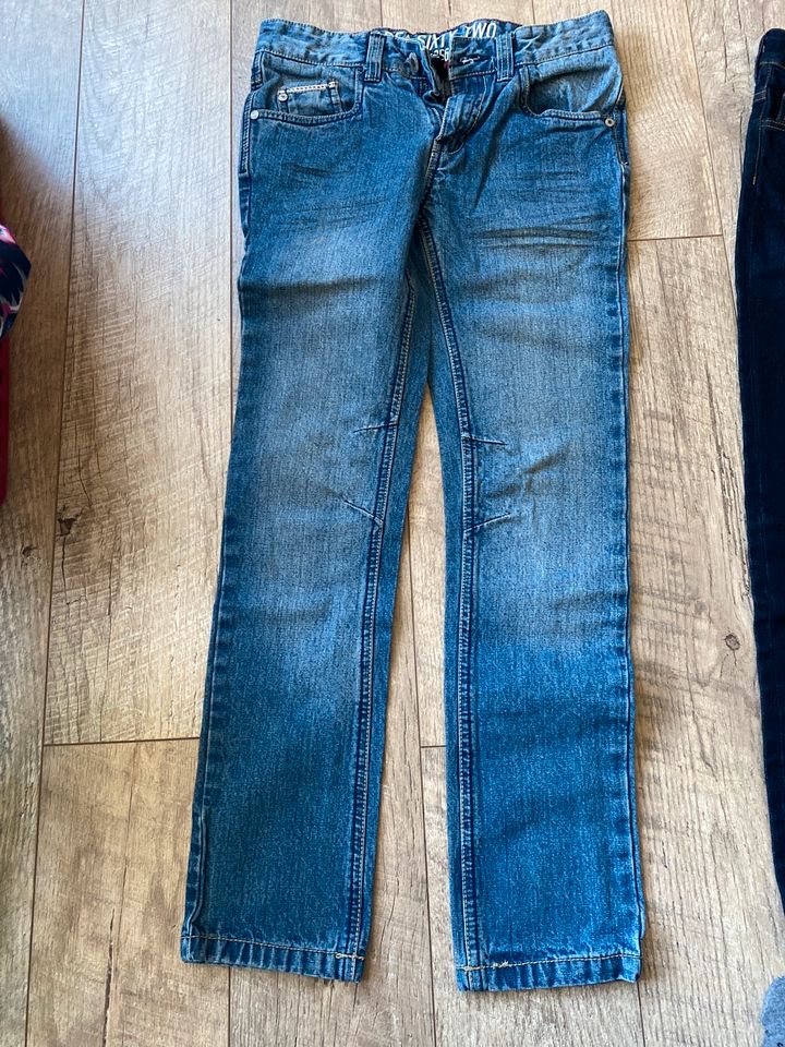 Jeanshosen, Größe 146 und 152 H&M Neuwertig in Östringen