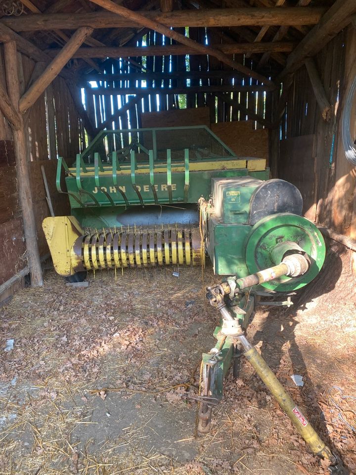 Hochdruck Presse John Deere in Aidlingen