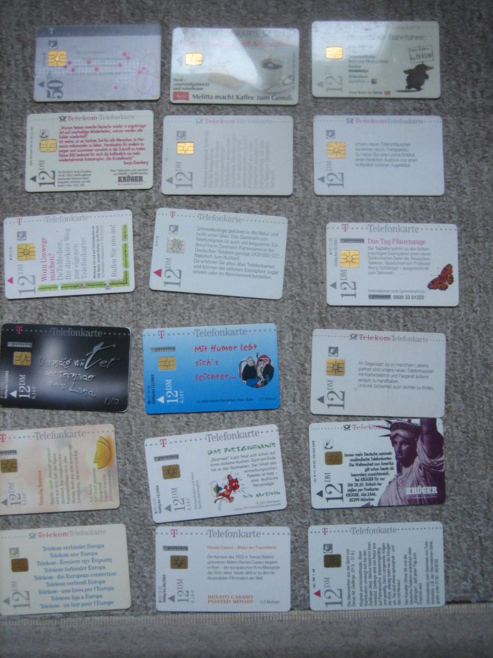 32 Telefonkarten Telekom, zum Teil aus DM-Zeit in Berlin