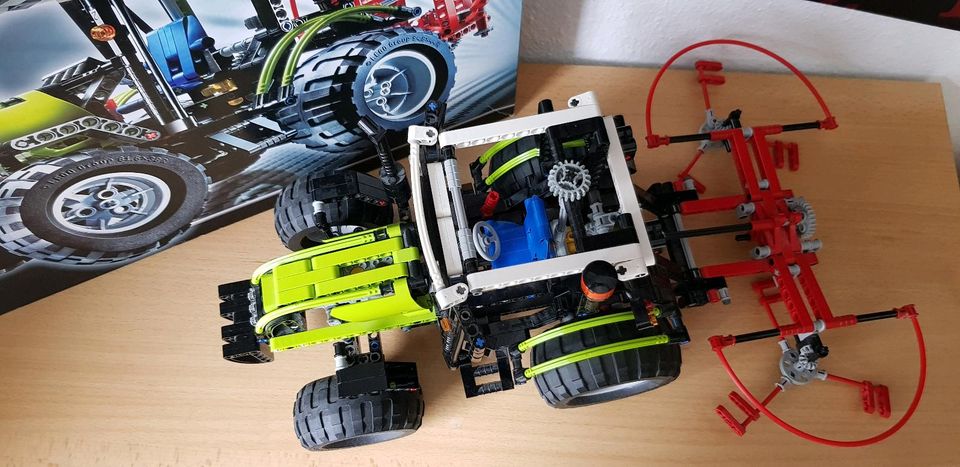 Lego Technik Traktor mit Schwader 8284 in Laupheim