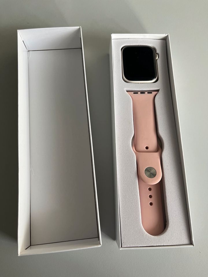 Apple Watch Series 8 45mm Gps Aluminum Starlight +neues  Armband in Triebel