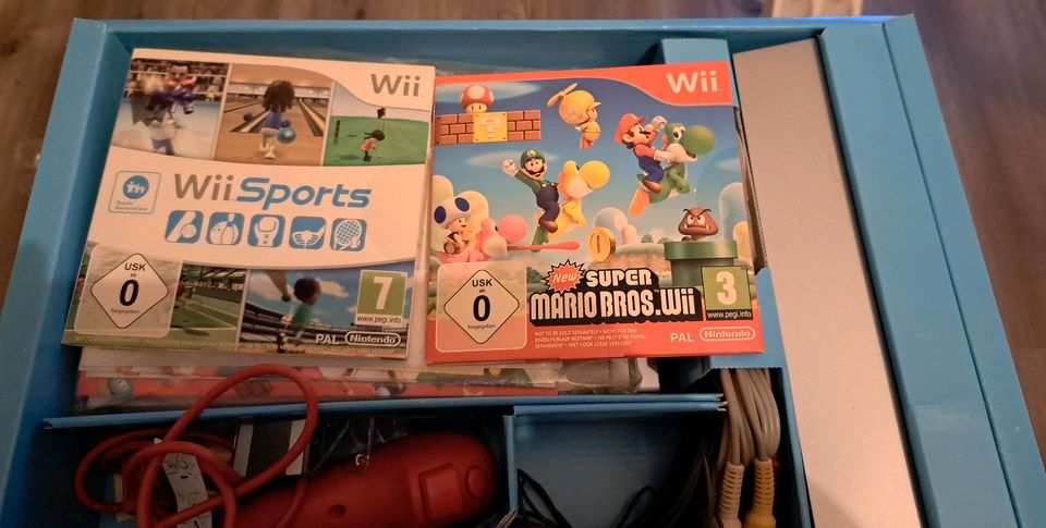 Nintendo Wii Konsole in der Super Mario 25th Anniversary Edition in Erkelenz