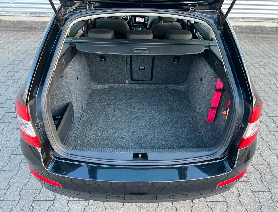Skoda Octavia 2.0 TDI Ambition Green tec, Scheckheft, 2.Hand in Hannover