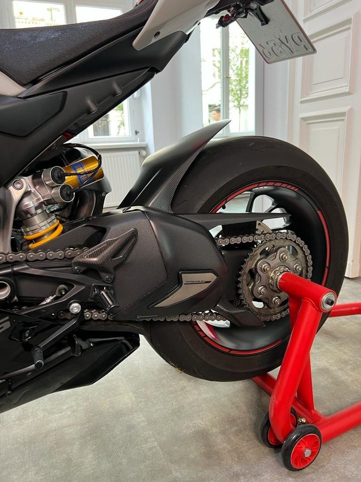 Ducati Panigale V4 S 2022 (Carbon Paket)Service,TÜV, Reifen Neu! in Berlin