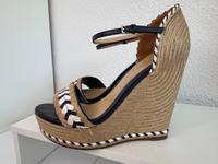 Gucci High Heels Keilabsatz Sommer Wedges Blau Weiss Gr. 37,5 Baden-Württemberg - Konstanz Vorschau