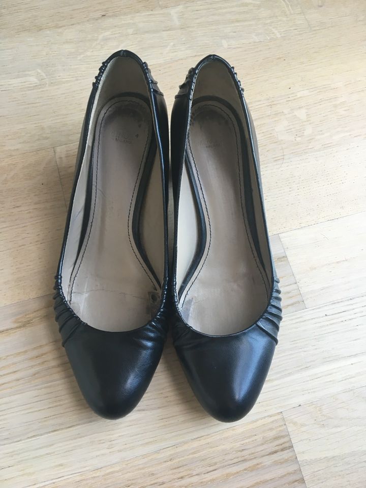 Pumps Highheels schwarz aus Leder von Minozzi Milano 40 in Hamburg