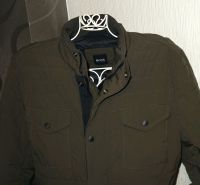 BOSS Ofast sportliche Jacke Steppjacke oliv grün L 52 Frühling Nordrhein-Westfalen - Hückeswagen Vorschau