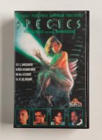 Species - Ben Kingsley [VHS] Videokassette Film (1995) "Kult" Nordrhein-Westfalen - Oer-Erkenschwick Vorschau