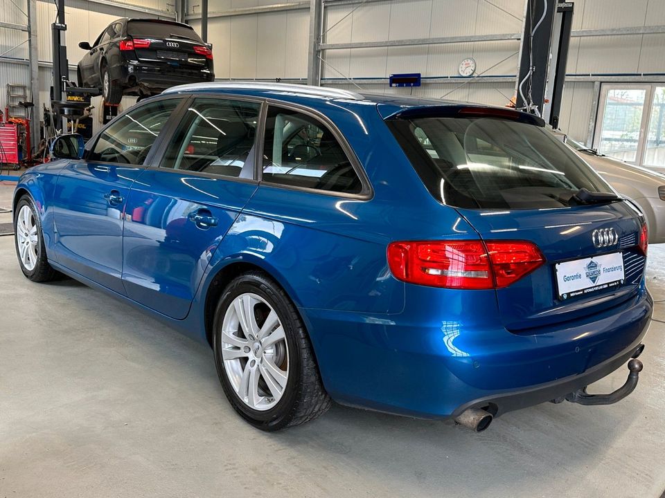 Audi A4 Avant Attraction/Auto Hold/AHK/LL Scheckheft in Hannover