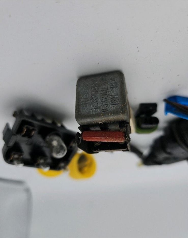 Opel d Kadett Diverse Stecker pins Opel Kadett D lampen Clips in Bad Mergentheim