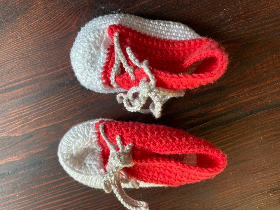 Babyschuhe Gehäkelt in Wuppertal